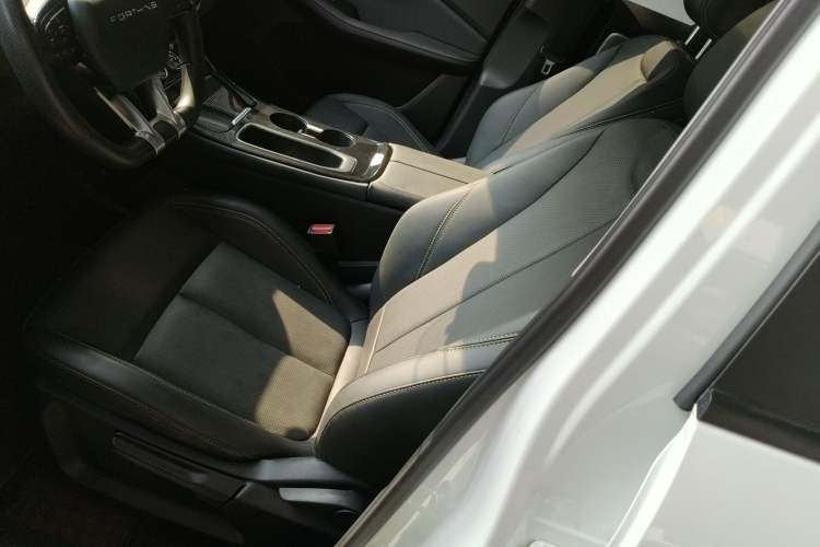 Used FORTHING Friday 2024 410 Performance Edition Left Front Seat