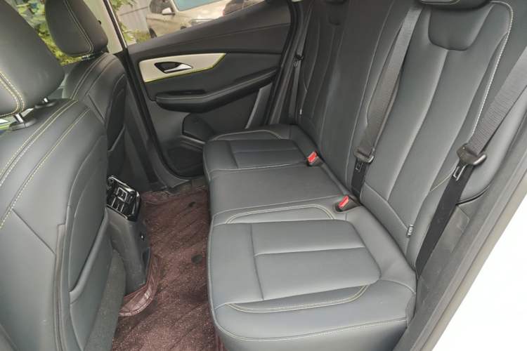 Used FORTHING Friday 2024 410 Performance Edition Left Rear Seat