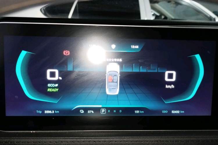 Used FORTHING Friday 2024 410+ Odometer Close Up