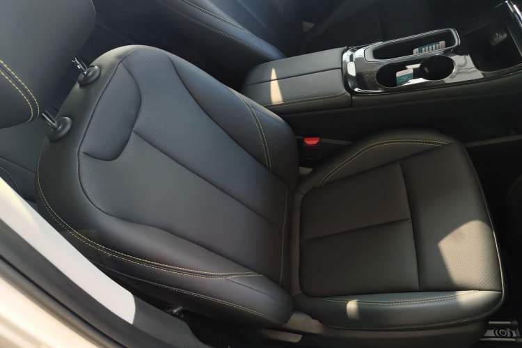 Used FORTHING Friday 2024 410+ Right Front Seat
