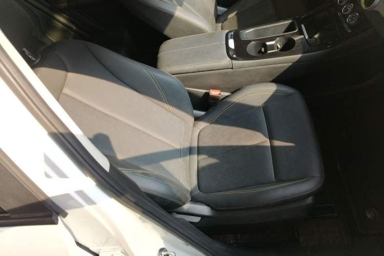 Used FORTHING Friday 2024 410 Performance Edition Right Front Seat