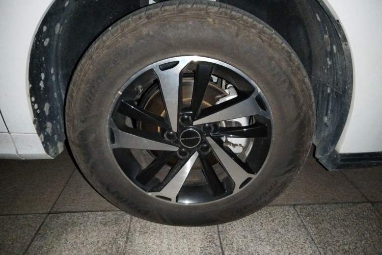 Used FORTHING Friday 2024 410 Performance Version Plus Right Front Wheel Hub