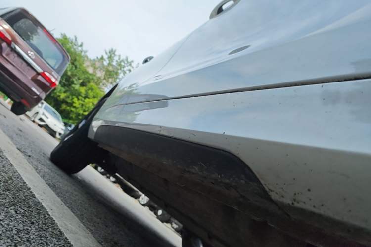 Used FORTHING Friday 2024 410 Performance Edition Right Side Sill