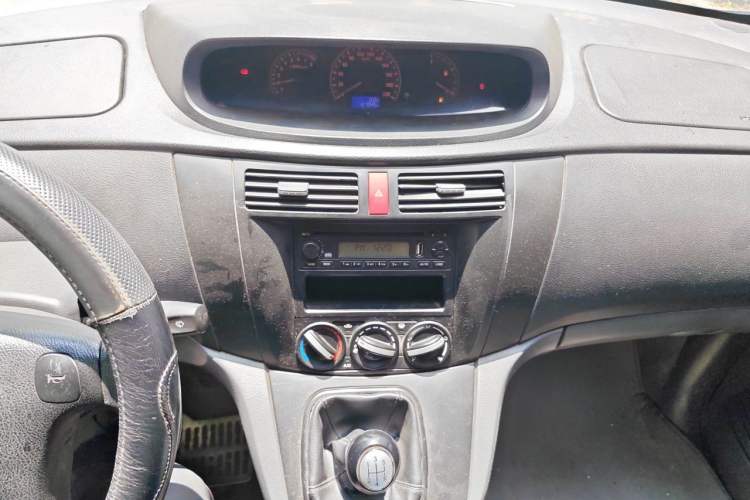 Used FORTHING Joyear 2010 1.5L Manual Luxury Edition Audio And AC Panel
