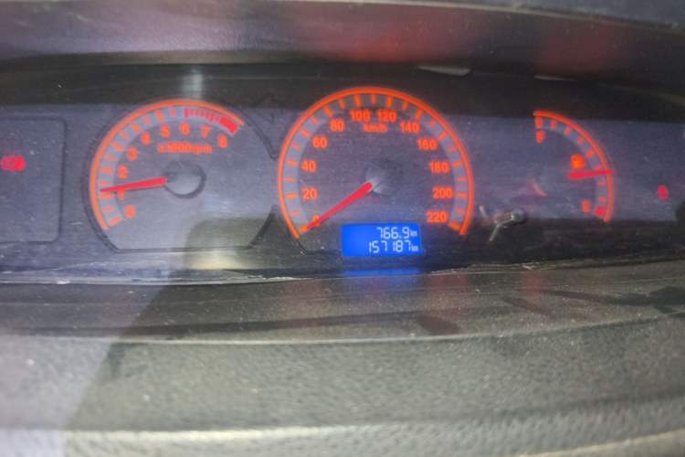Used FORTHING Joyear 2010 1.5L Manual Luxury Edition Odometer Close Up