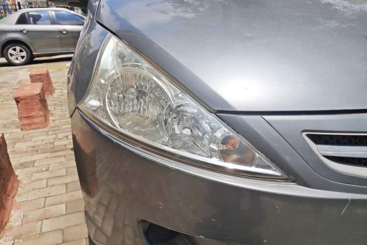 Used FORTHING Joyear 2010 1.5L Manual Luxury Edition Right Front Headlight