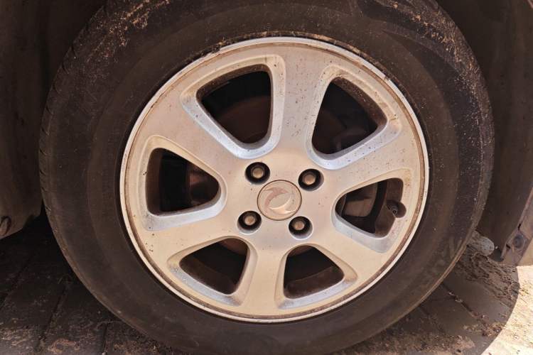 Used FORTHING Joyear 2010 1.5L Manual Luxury Edition Right Front Wheel Hub