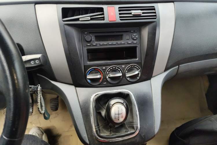 Used FORTHING Joyear 2011 1.5L Manual Luxury Version Audio And AC Panel