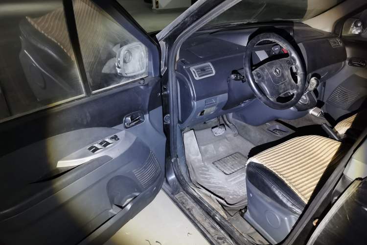Used FORTHING Joyear 2011 1.5L AMT Luxury Edition Driver Seat