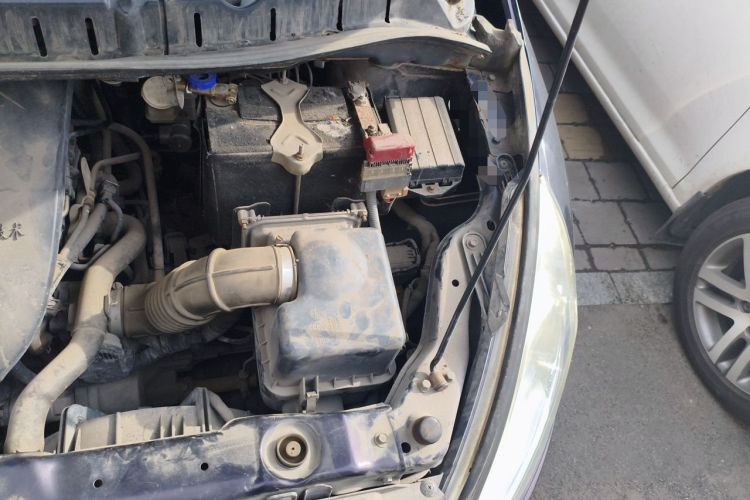 Used FORTHING Joyear 2011 LV 1.5L Manual Comfort Model Engine Bay Left