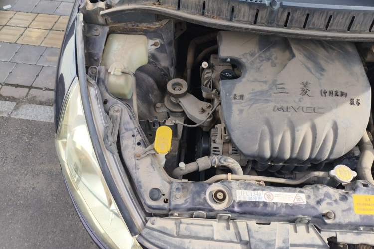 Used FORTHING Joyear 2011 LV 1.5L Manual Comfort Model Engine Bay Right