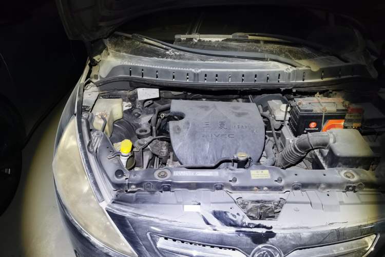 Used FORTHING Joyear 2011 1.5L AMT Luxury Edition Engine Bay Right