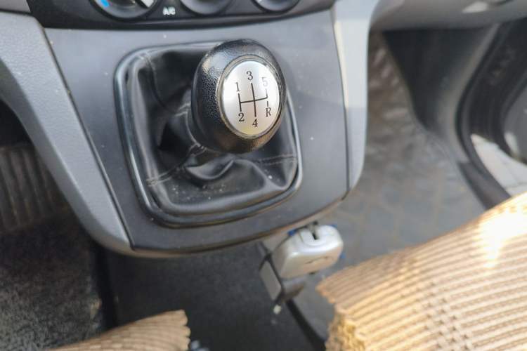 Used FORTHING Joyear 2011 LV 1.5L Manual Comfort Model Gear Lever