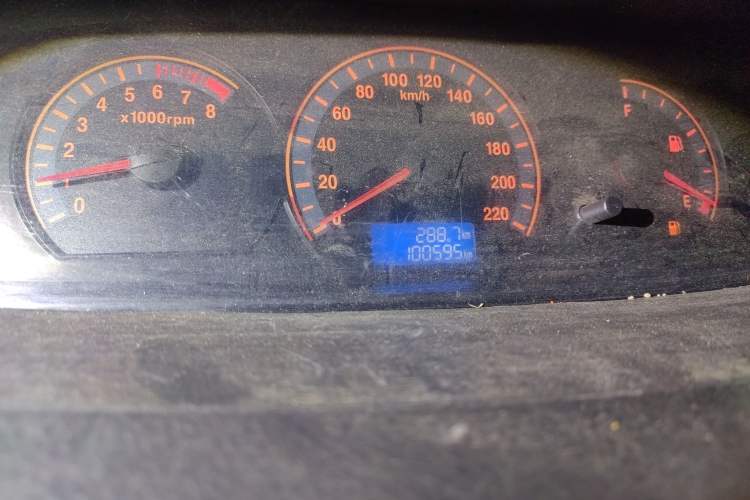 Used FORTHING Joyear 2011 1.5L Manual Comfort Edition Odometer Close Up