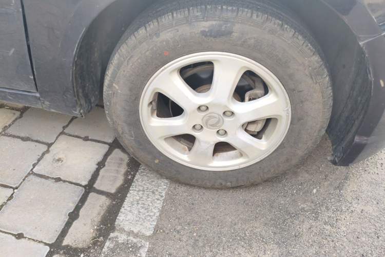 Used FORTHING Joyear 2011 LV 1.5L Manual Comfort Model Right Front Wheel Hub