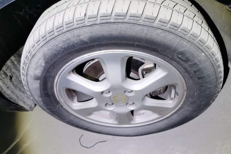 Used FORTHING Joyear 2011 1.5L AMT Luxury Edition Right Front Wheel Hub