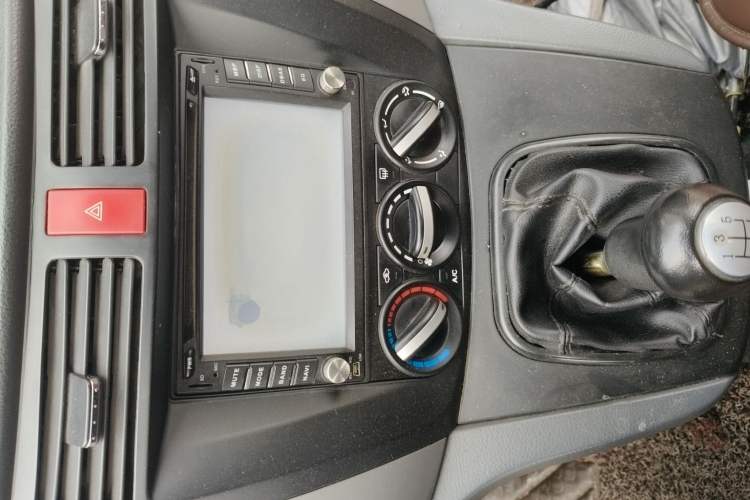Used FORTHING Joyear 2011 1.5L Manual Luxury Edition Audio And AC Panel