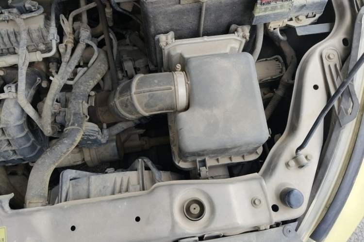 Used FORTHING Joyear 2011 1.5L Manual Luxury Edition Engine Bay Left
