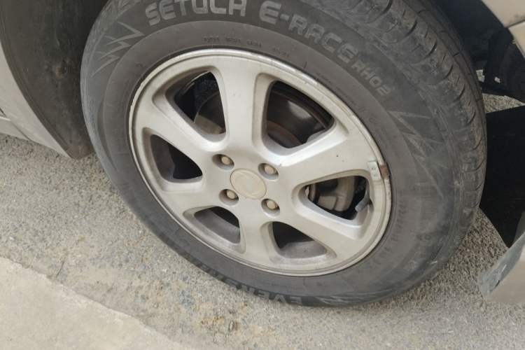 Used FORTHING Joyear 2011 1.5L Manual Luxury Edition Right Front Wheel Hub