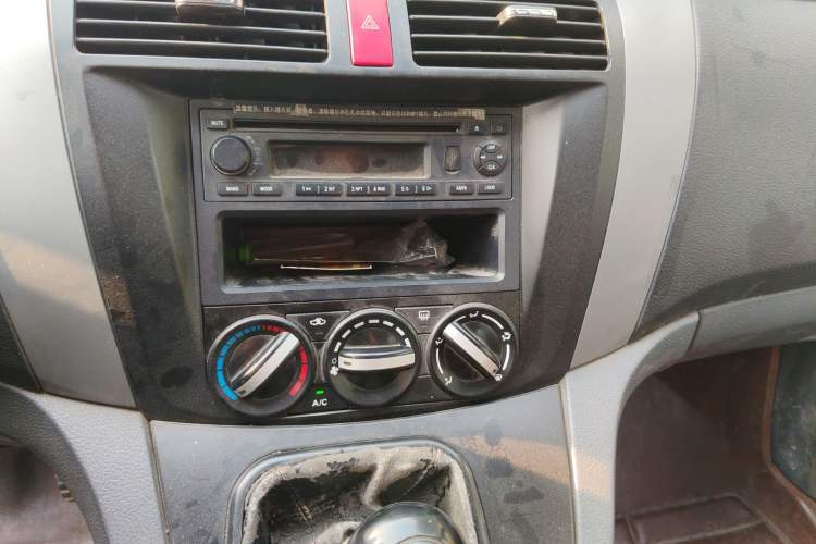 Used FORTHING Joyear 2011 LV 1.5L Manual Comfort Model Audio And AC Panel