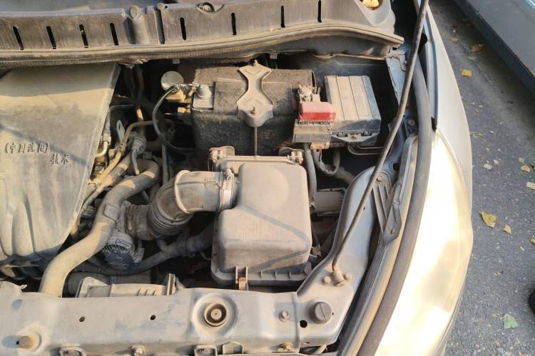 Used FORTHING Joyear 2011 LV 1.5L Manual Comfort Model Engine Bay Left