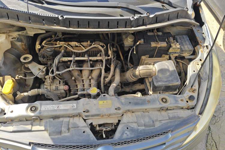 Used FORTHING Joyear 2011 LV 1.5L Manual Luxury Model Engine Bay Left