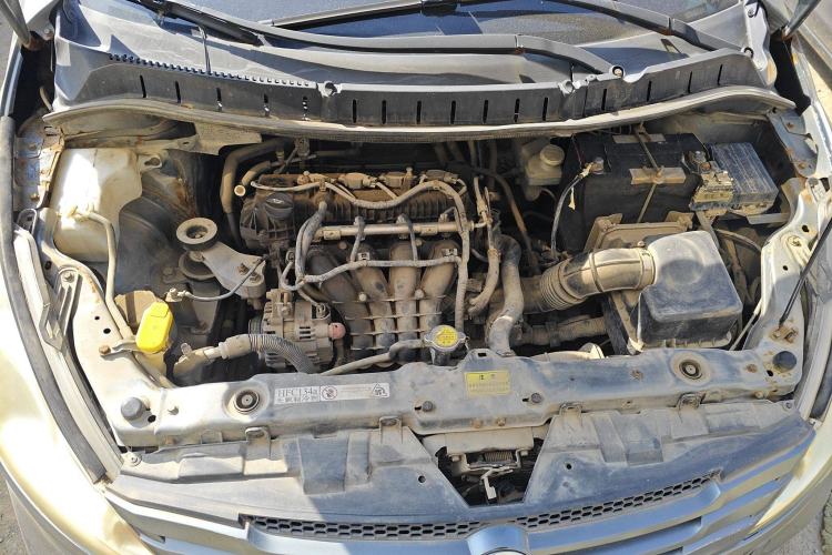 Used FORTHING Joyear 2011 LV 1.5L Manual Luxury Model Engine Bay