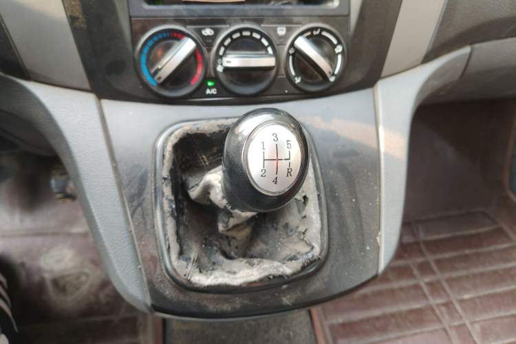 Used FORTHING Joyear 2011 LV 1.5L Manual Comfort Model Gear Lever