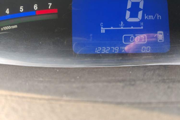 Used FORTHING Joyear 2011 LV 1.5L Manual Comfort Model Odometer Close Up