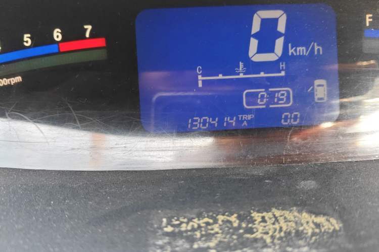 Used FORTHING Joyear 2011 LV 1.5L Manual Luxury Model Odometer Close Up