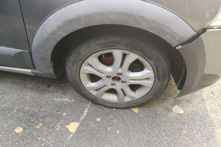 Used FORTHING Joyear 2011 LV 1.5L Manual Comfort Model Right Front Wheel Hub
