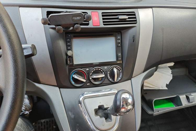 Used FORTHING Joyear 2011 1.5L AMT Luxury Edition Audio And AC Panel