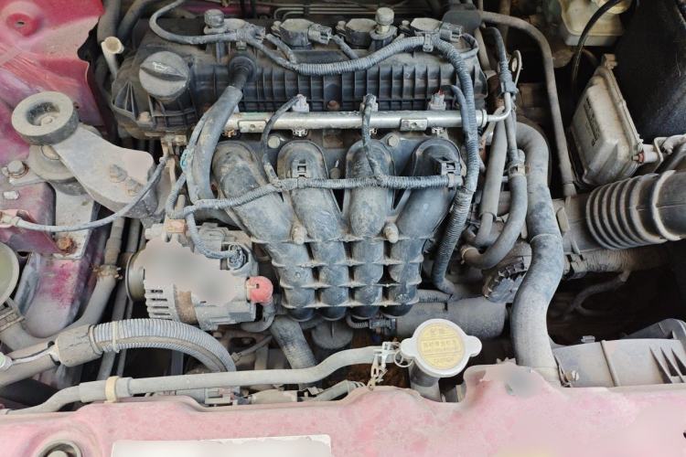 Used FORTHING Joyear 2011 1.5L AMT Luxury Edition Engine Bay