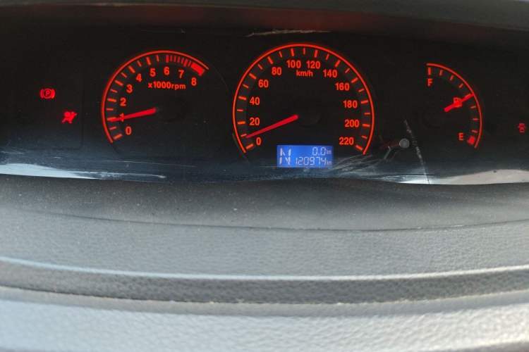 Used FORTHING Joyear 2011 1.5L AMT Luxury Edition Odometer Close Up