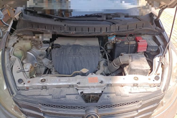Used FORTHING Joyear 2011 LV 1.5L Manual Luxury Model Engine Bay
