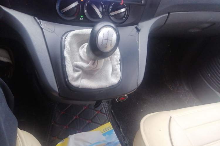 Used FORTHING Joyear 2011 1.5L Manual Luxury Edition Gear Lever