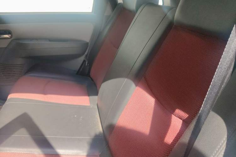 Used FORTHING Joyear 2011 LV 1.5L AMT Luxury Model Left Rear Seat