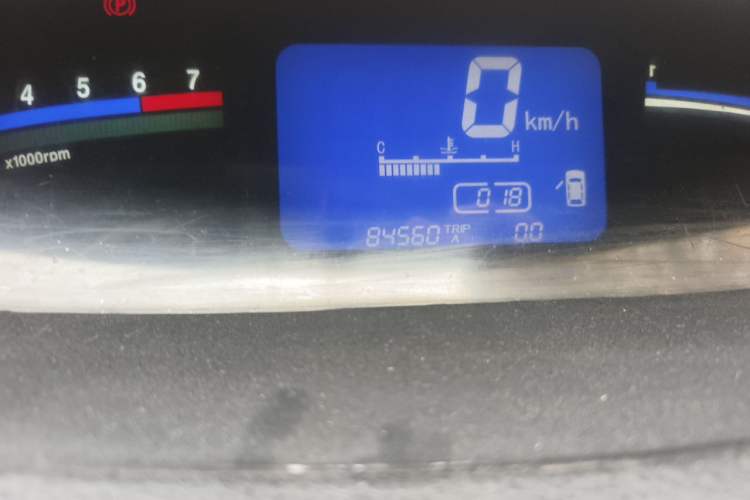 Used FORTHING Joyear 2011 LV 1.5L Manual Luxury Model Odometer Close Up