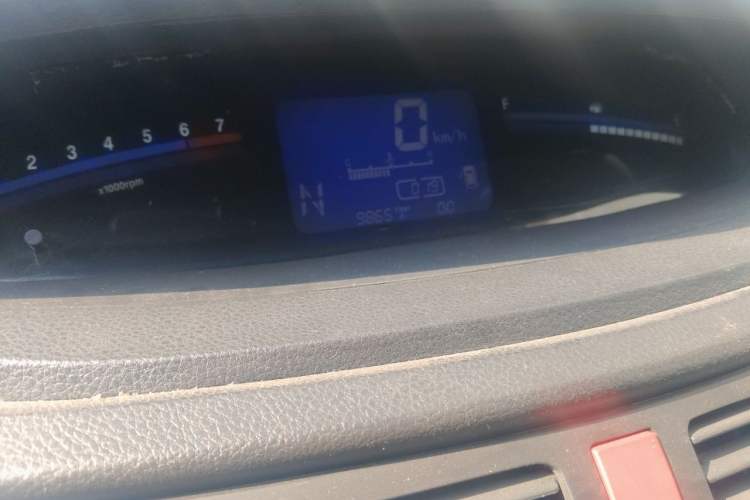 Used FORTHING Joyear 2011 LV 1.5L AMT Luxury Model Odometer Close Up