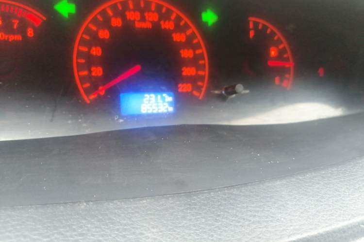 Used FORTHING Joyear 2011 1.5L Manual Luxury Edition Odometer Close Up