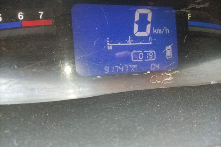 Used FORTHING Joyear 2011 LV 1.5L Manual Luxury Model Odometer Close Up