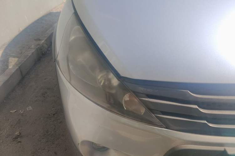 Used FORTHING Joyear 2011 LV 1.5L AMT Luxury Model Right Front Headlight