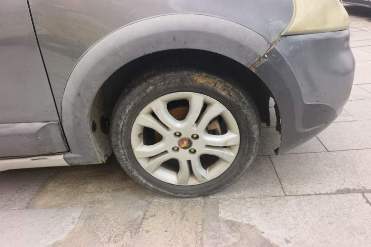 Used FORTHING Joyear 2011 LV 1.5L Manual Luxury Model Right Front Wheel Hub