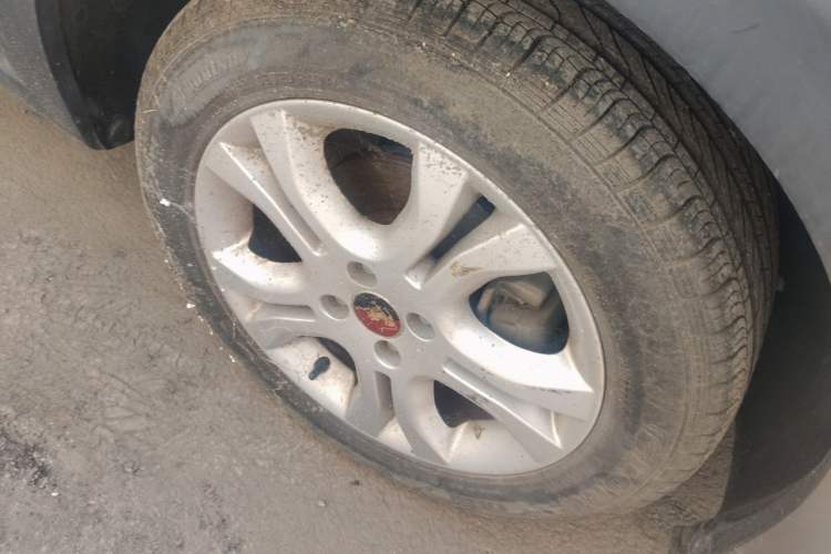 Used FORTHING Joyear 2011 LV 1.5L AMT Luxury Model Right Front Wheel Hub