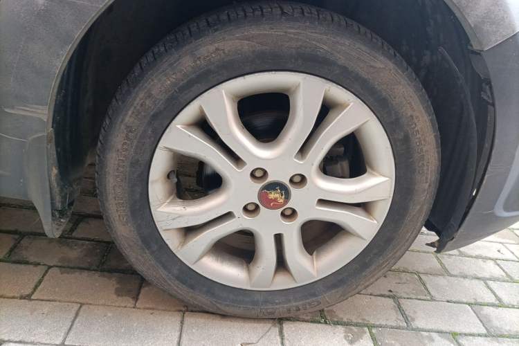 Used FORTHING Joyear 2011 LV 1.5L Manual Luxury Model Right Front Wheel Hub