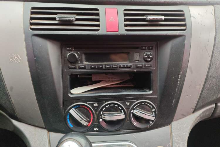 Used FORTHING Joyear 2011 LV 1.5L Manual Luxury Model Audio And AC Panel