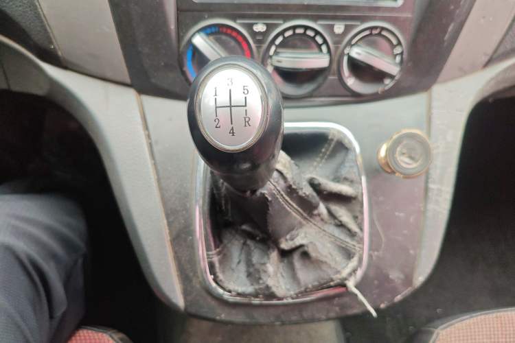 Used FORTHING Joyear 2011 LV 1.5L Manual Luxury Model Gear Lever