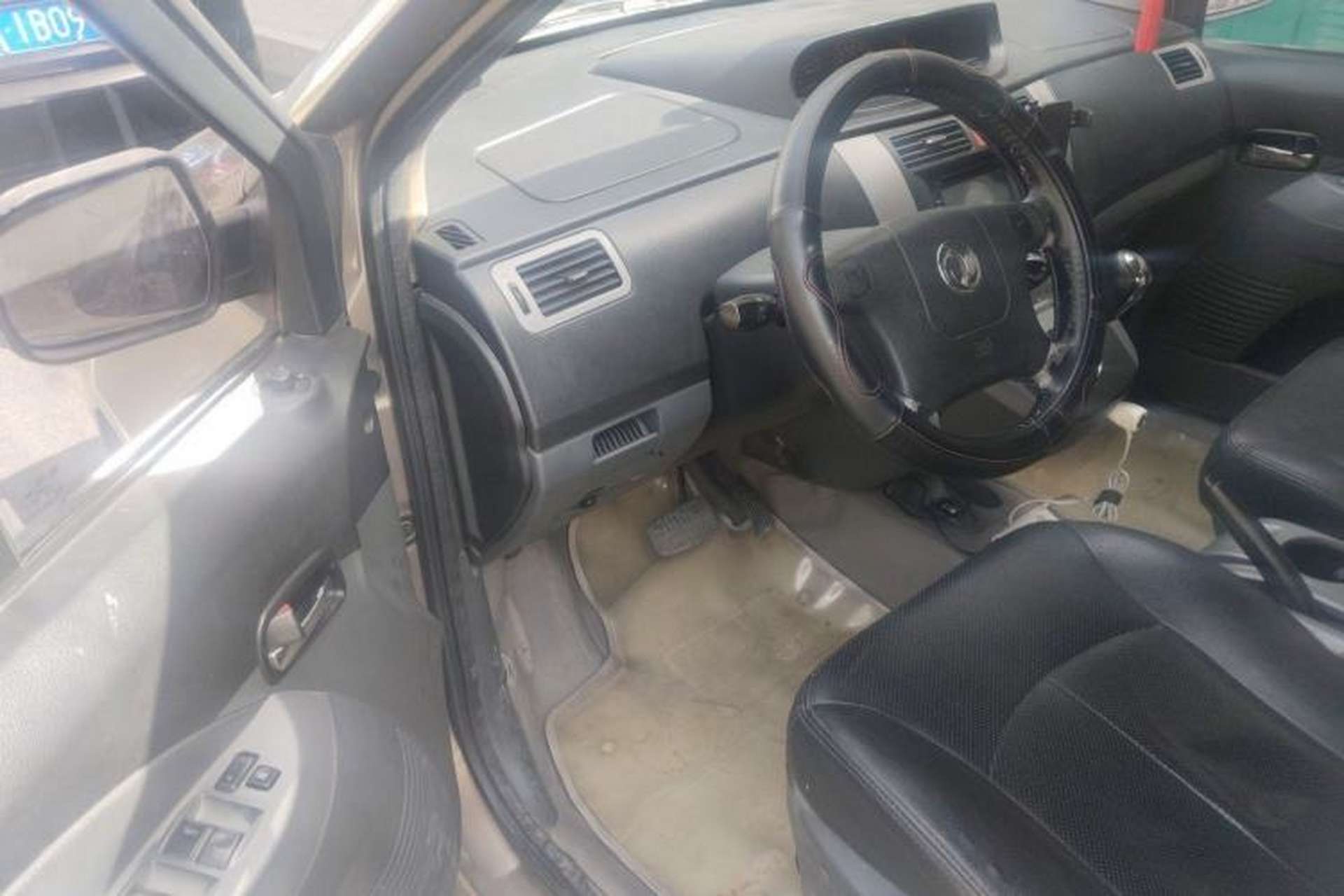 Used FORTHING Joyear 2011 1.5L AMT Luxury Version Driver Seat