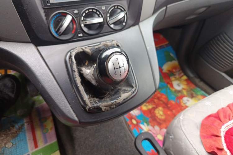 Used FORTHING Joyear 2011 1.5L Manual Luxury Edition Gear Lever
