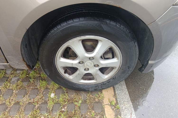 Used FORTHING Joyear 2011 1.5L Manual Luxury Edition Right Front Wheel Hub